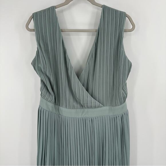 ASOS TFNC Calida Maxi Dress in sage Size US 18 - Picture 2 of 11